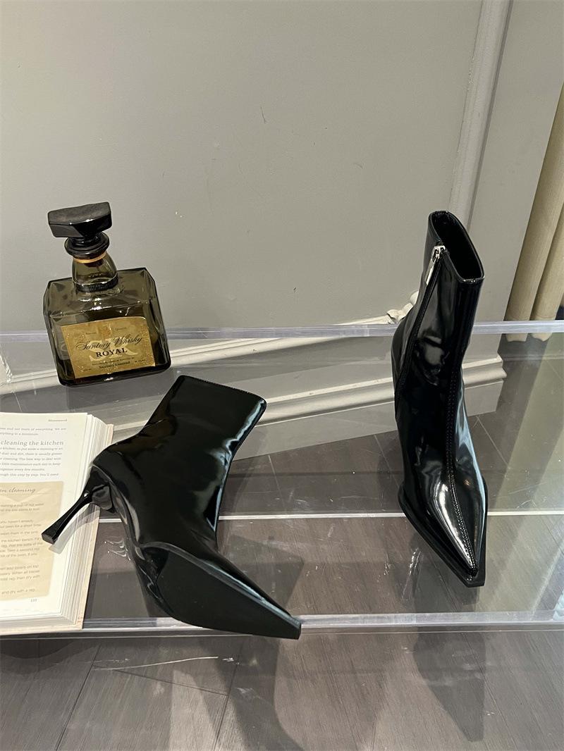 Лаковая кожа короткие ботильоны женские высокий каблук тонкий каблук острый носок боковая молния универсальные осенне-зимние черные тонкие ботильоны 35 чёрный 4598₽