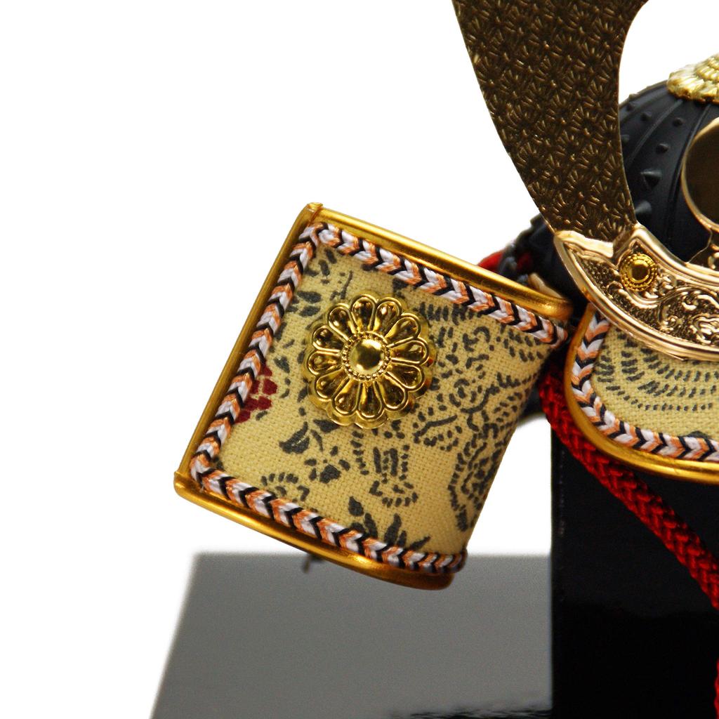 Osaka Choseido May Festival Helmet Compact with Name Engraving and Wooden Plaque Chirimen Long Helmet Doll, Ornament, Mini, (Shipped Separately),