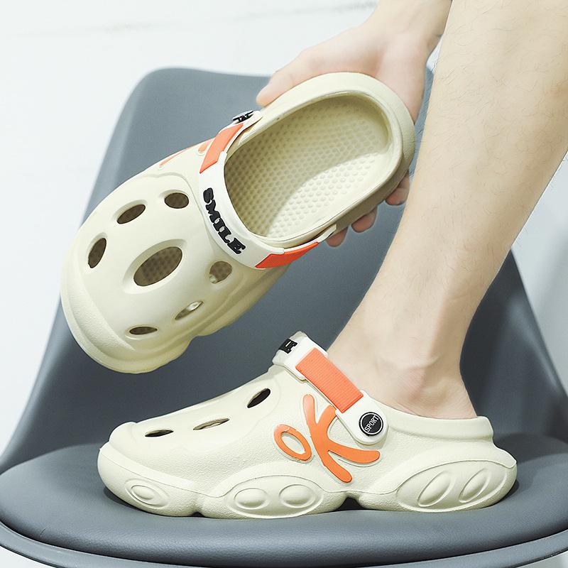 Two-wear hole shoes men's summer 2025 new outer wear trend, anti-skid beach thick-soled bag head slippers