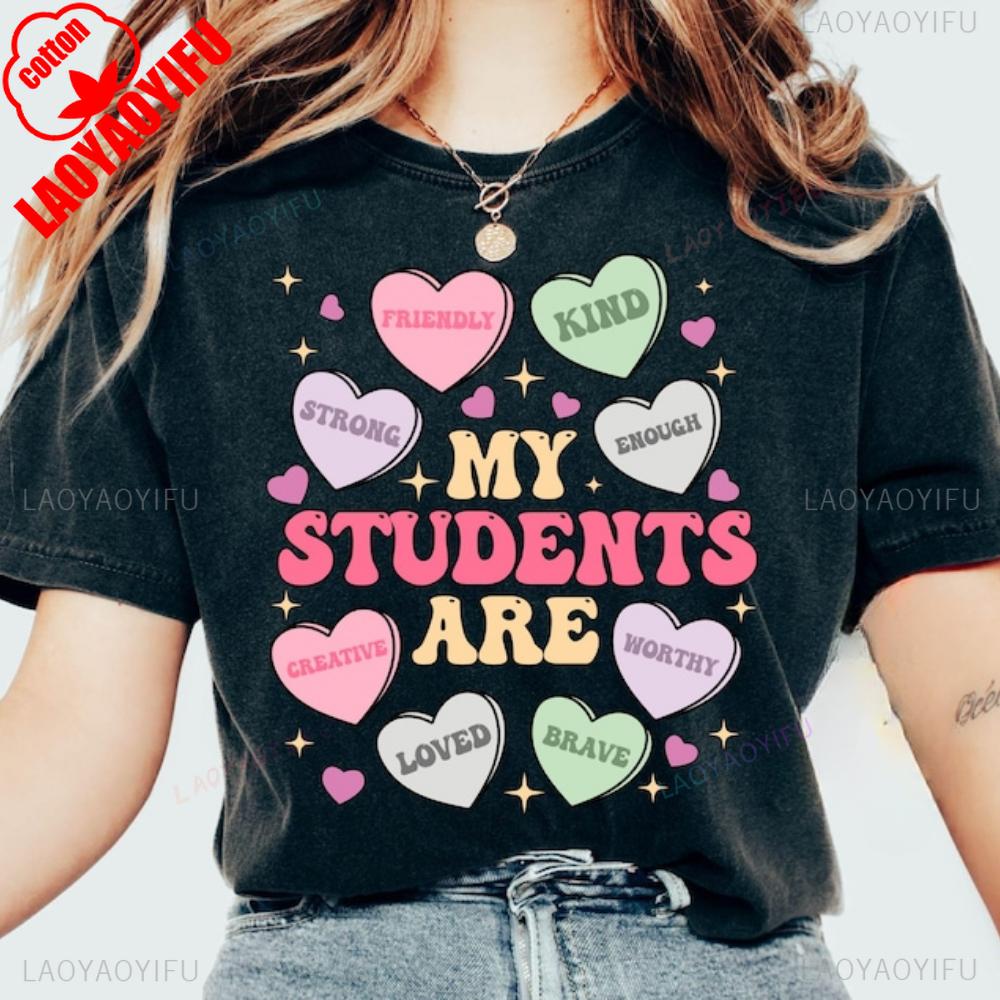 

Мои ученики - мои валентинки Футболка Подарок учителю на День святого Валентина Учительские сердечки Футболка на День святого Валентина Удобная Личность 4XL