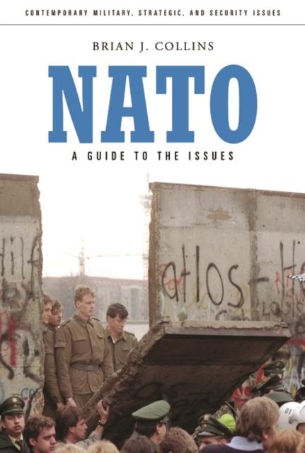 Kniha NATO : A Guide To the Issues