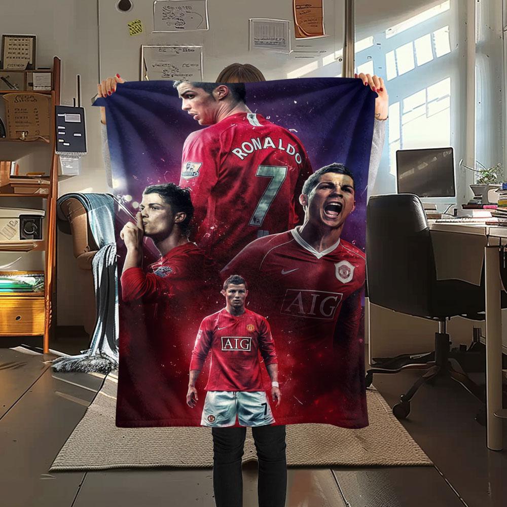 Red MUFC Glory Blanket, High Quality Comfortable for All Seasons, Home Decor, Warmth and Comfort