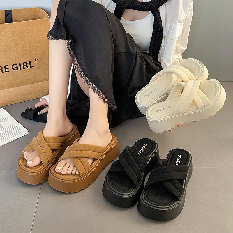 Fashion versatile thick-soled heightening one-word slippers 2025 summer new fairy wind open-toed cross outer wear female cool slippers