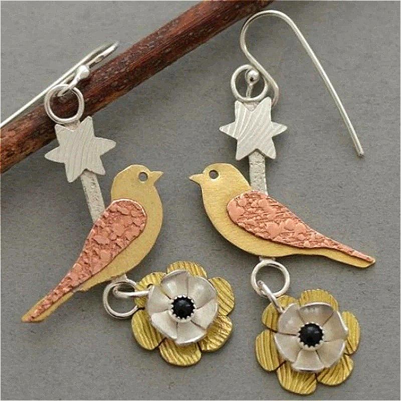 Vintage Exquisite Hand Carved Bird Flower Pattern Dangle Earrings Women's Creative Vacation Banquet Jewelry Accessories