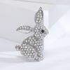 Kreative Hase Form Brosche Glänzende Strass Intarsien Tier Pin Kleid Mantel Schal Revers Abzeichen Outfit Zubehör Schmuck Geschenk