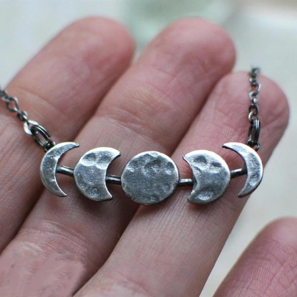 

New Simple Vintage Trend Waxed Celestial Moon Phase Necklace Bohemian Gothic Witch Luna Short Necklace Street Party Accessories