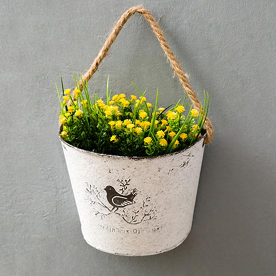 Metalowy kosz ścienny z kwiatami Dekoracja domu w stylu vintage Przenośna idylliczna wisząca doniczka z kutego żelaza do piekarni