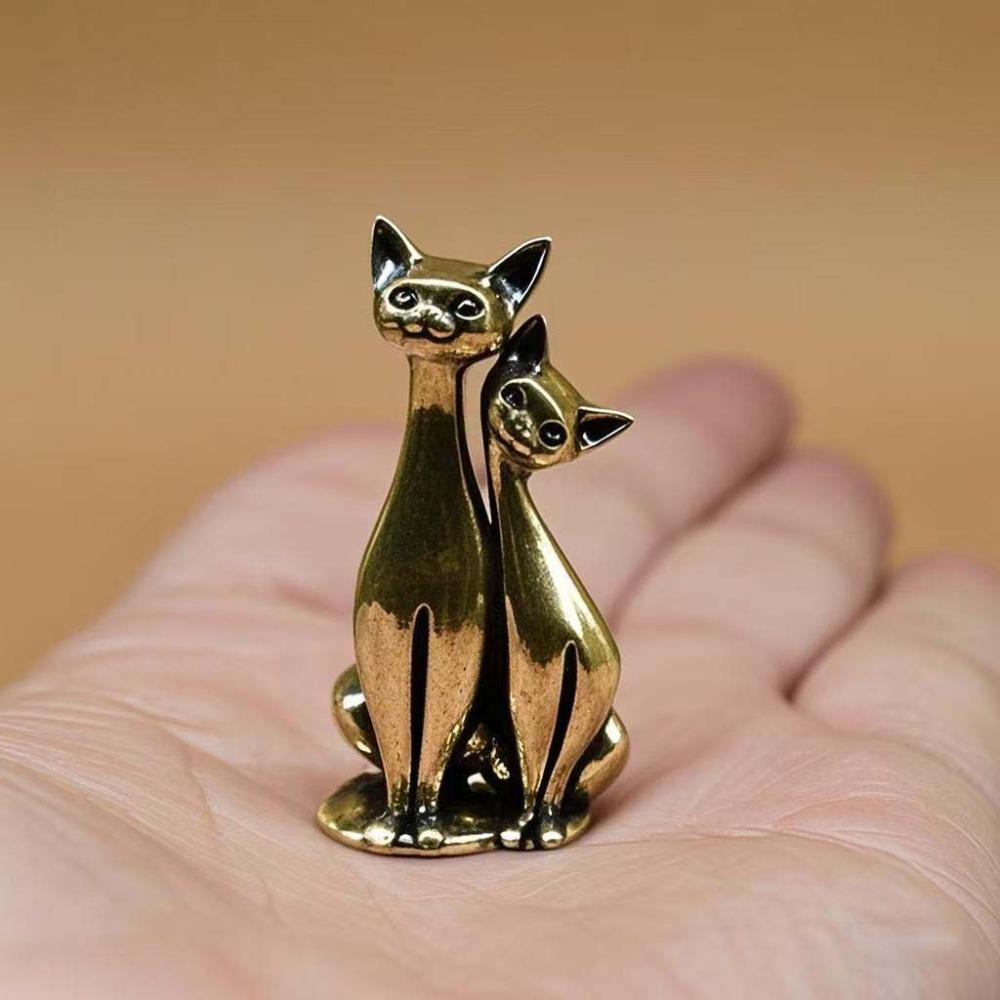 Couple Cat Ornament Vintage Brass Sculpture Art Piece Intertwined Loving Cats Artwork for Home Office Cat Statue Home Decoration