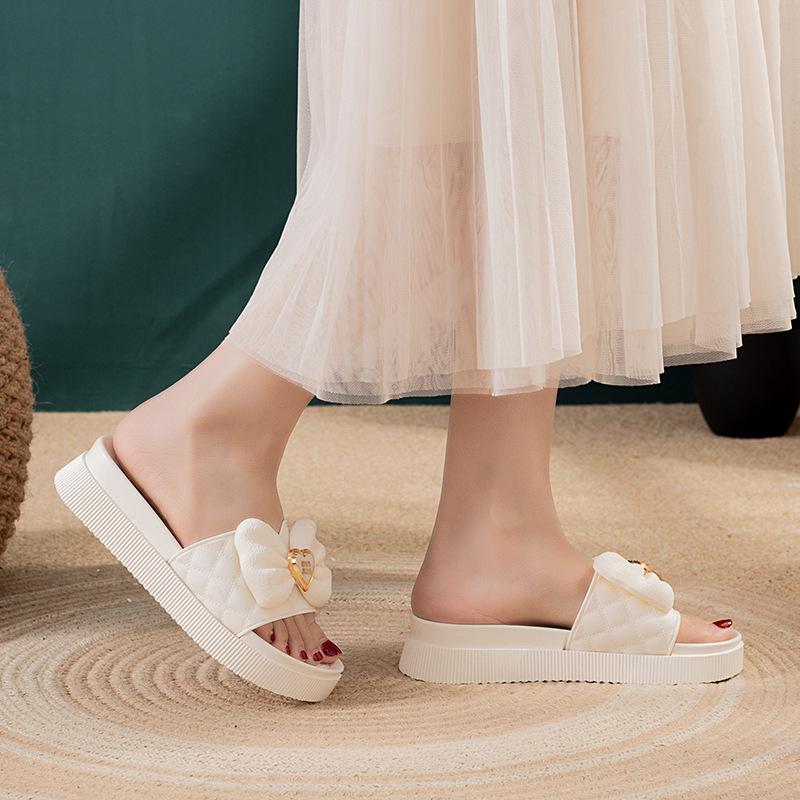 Fashion Fashion Internet Celebrity Korean Version of Summer Outer Slippers Women Thick Bottom One-word Drag Non-slip Beach Cool Slippers