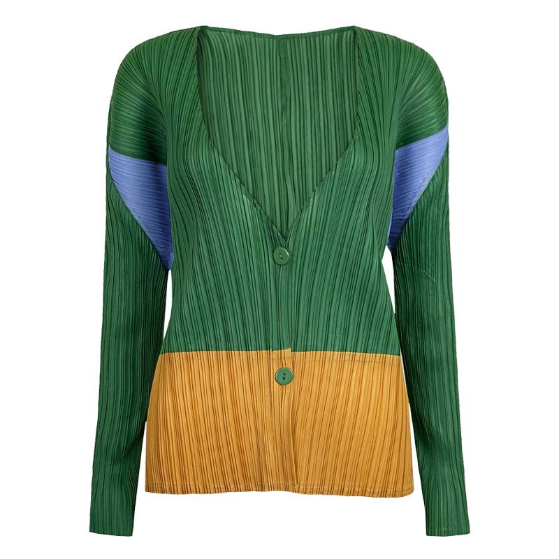 Miyake Spring 2025 Women's Japanese Style Cardigan: Contrast Color, Pleated Long Sleeve, Loose Casual Fit.
