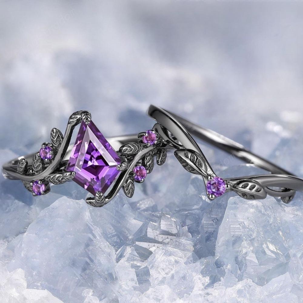 2pcs Set Retro Gothic Irregular Rhombus Branches Cross Gun Black Purple Crystal Couple Rings for Women Jewelry Accessories Gifts