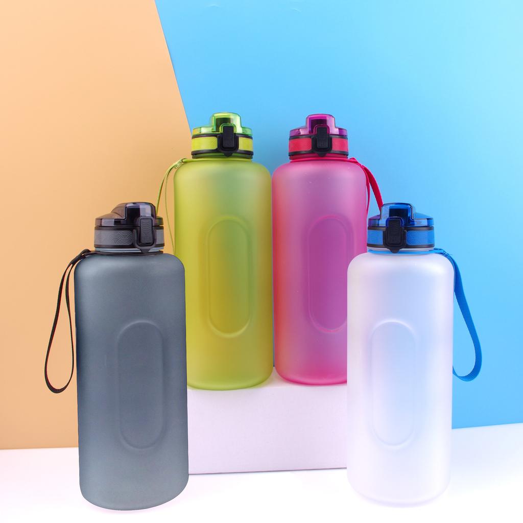 2000 ml velkokapacitní matná plastová láhev na vodu pro venkovní fitness sporty, láhev na vodu s výklopným víčkem, vesmírný pohár