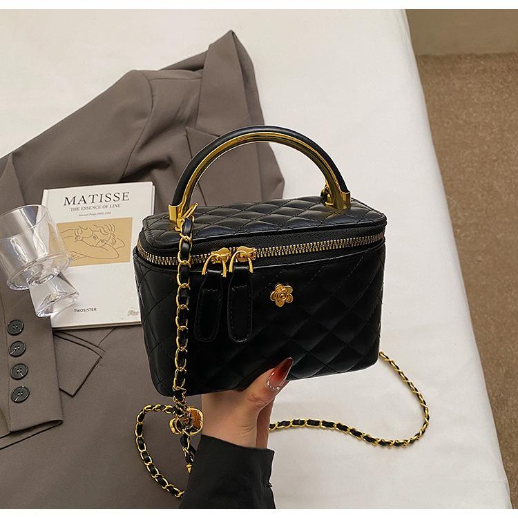 

French simple box bag 2025 Xiaoxiangfeng personalized pu rhombus embroidery thread versatile single shoulder messenger handbag чёрный