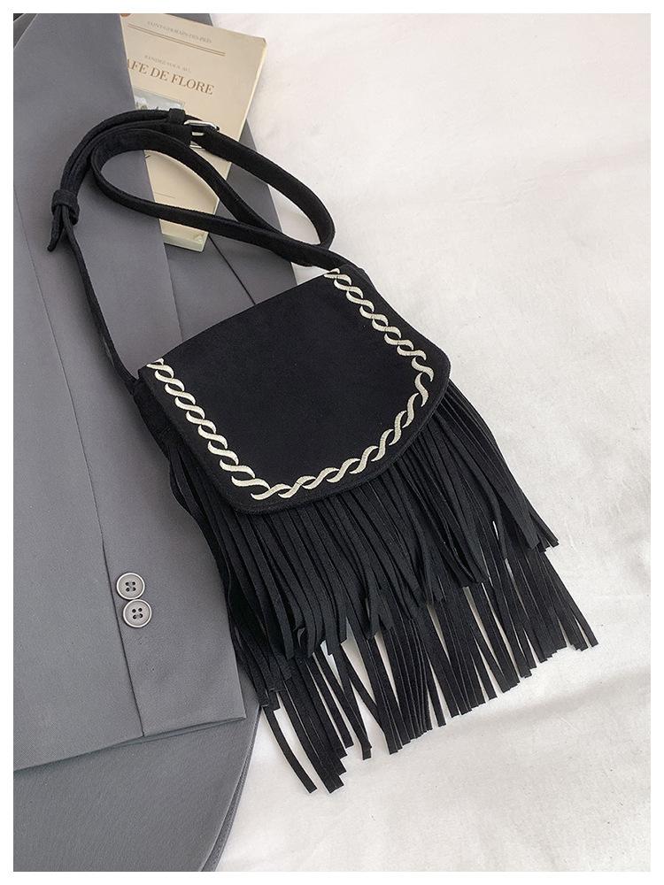 

Сумка с нишевым дизайнерским чувством женская 2025 новая ретро зарубежный стиль с бахромой сумка для мобильного телефона модная повседневная на плечо сумка-мессенджер чёрный