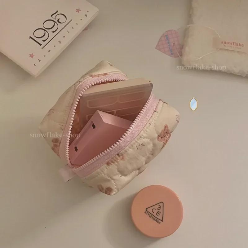 Xiaohongshu Quilted Bear Cosmetic Bag: High-Value, Gentle Print Wash Bag