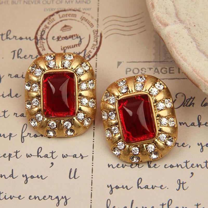 Square Oval Stud Earrings Niche Retro Personalized Earrings Light Luxury High-end Temperament Earrings