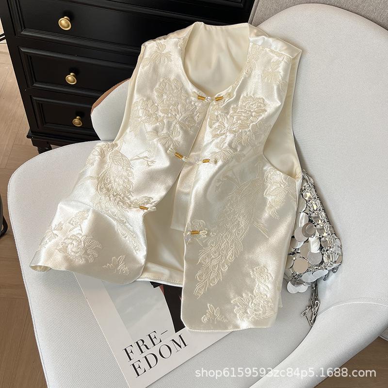 Embroidered jacquard button vest women 2025 new high-end retro