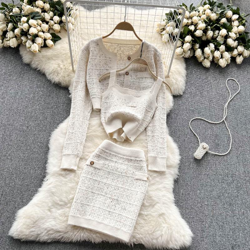 Süßes Mädchen Elegantes gestricktes 3-teiliges Set für Frauen Kurze Strickjacke Niedliche Weste Minirock Weiblicher Vintage Hohe Taille Plaid Partyanzug