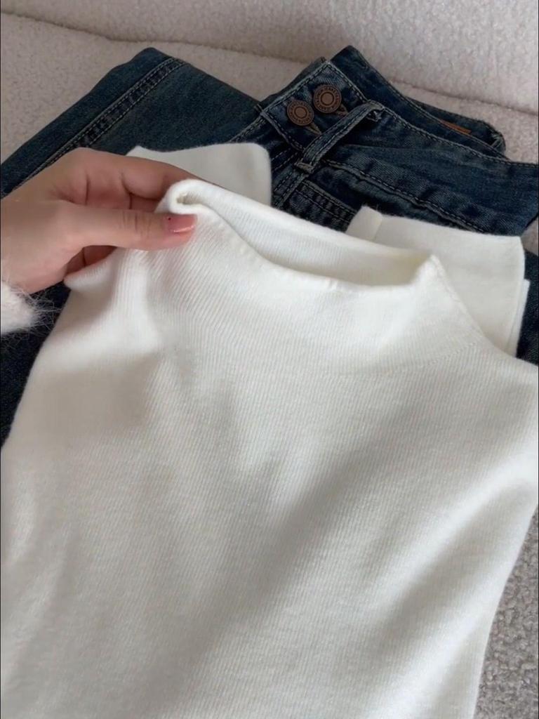 Women's Half-Turtleneck Sweater: Stylish, Tight-Fitting Knitted Base Layer for Autumn/Winter 2026; Perfect with Coats.