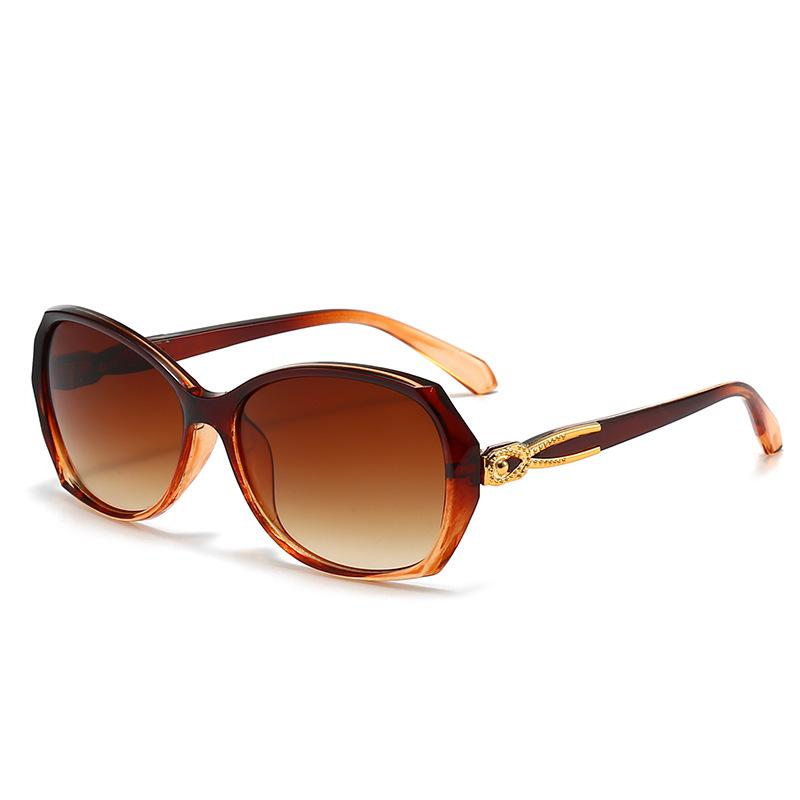 Sonnenbrille mit Kunststoffrahmen Hochwertige Sonnenbrille Kleiner Rahmen Gesichtsreparatur Damen Fremdenhandel Brillen Trend