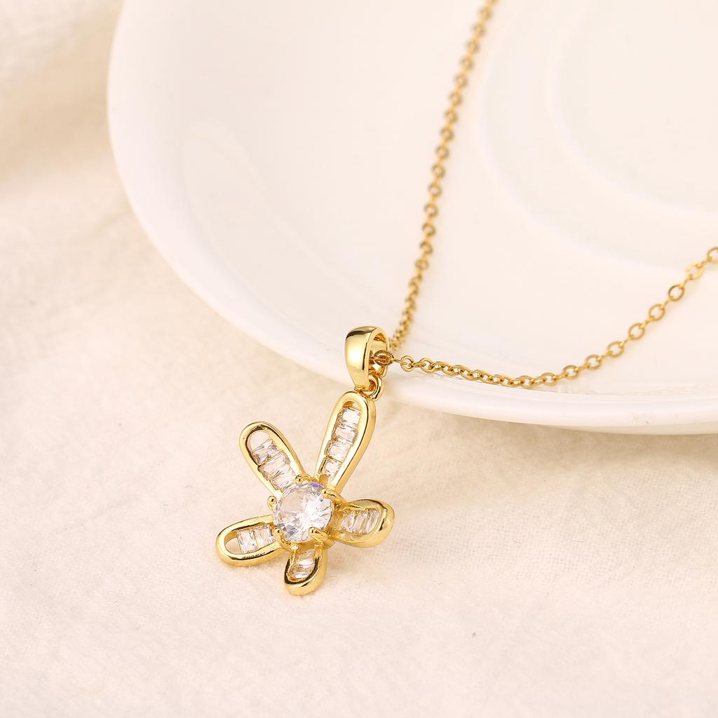 Koreanischer Zirkon Schmetterling Halskettenanhänger Damen Exquisites Kleeblatt Blume Design Nischenstil Schmuck Perfektes Geschenk