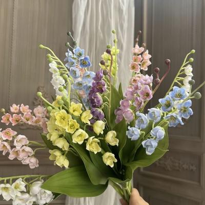Decoração de casa – Flores e coroas artificiais