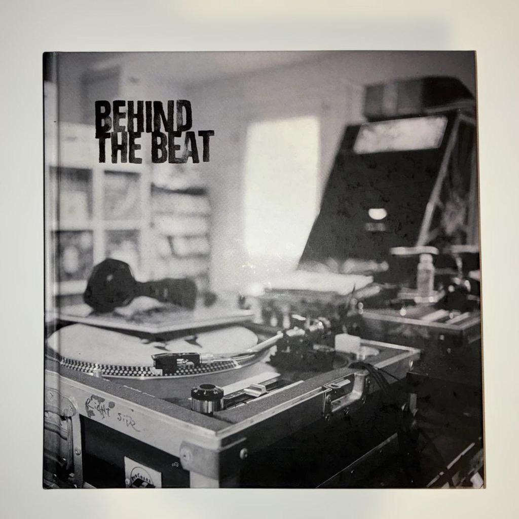 [USED] BEHIND THE BEAT Art Book