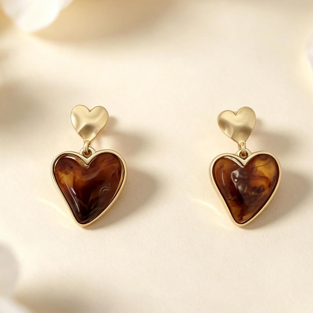 Amber Heart Inlaid Gold-Plated Stainless Titanium Steel Earrings - Light Luxury Heart-Shaped Studs