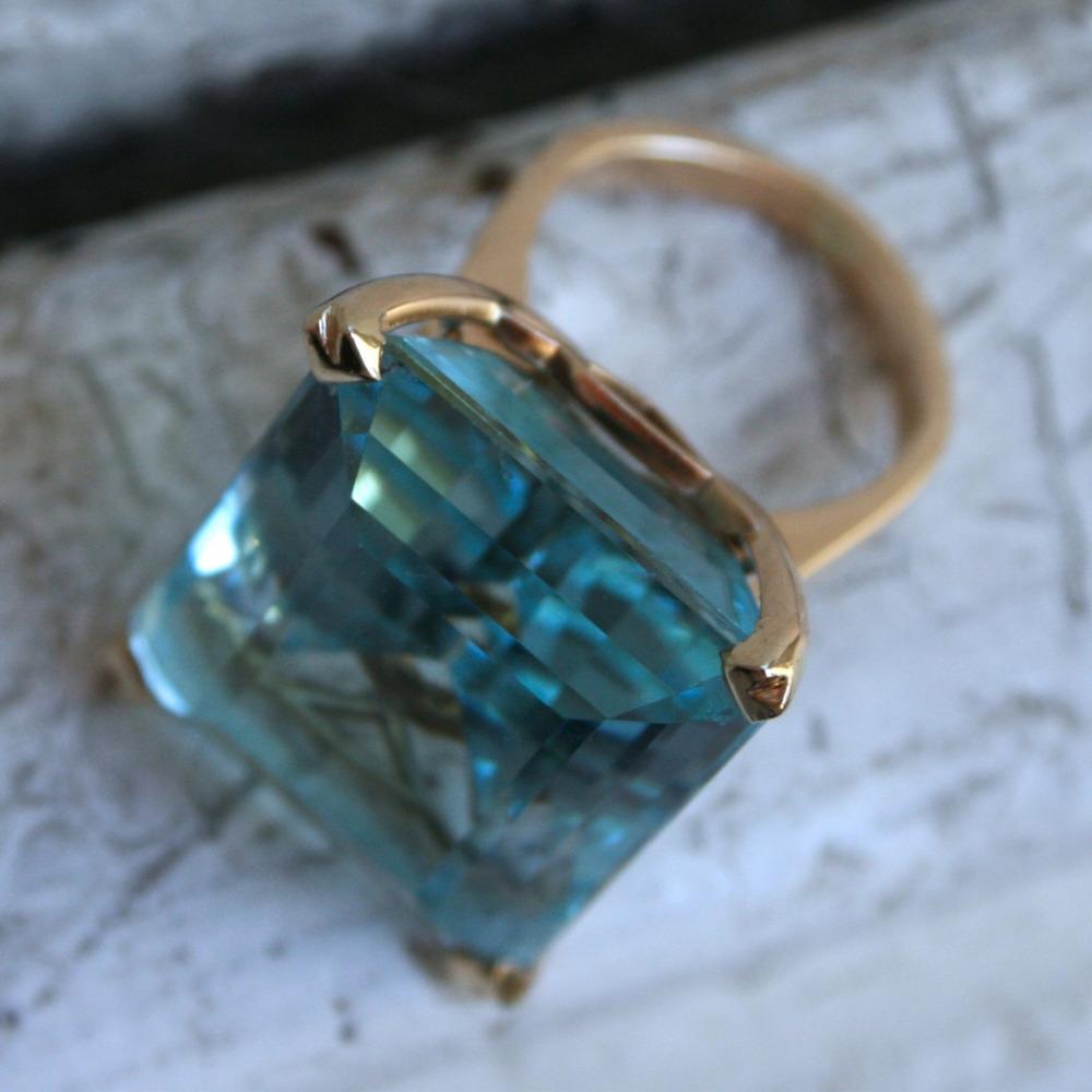 WOSIKATE Exaggerated Princess Square Navy Blue Topaz Ring For Women CopperWith 18K Gold Plated Fashion Jewelry Finger Ring