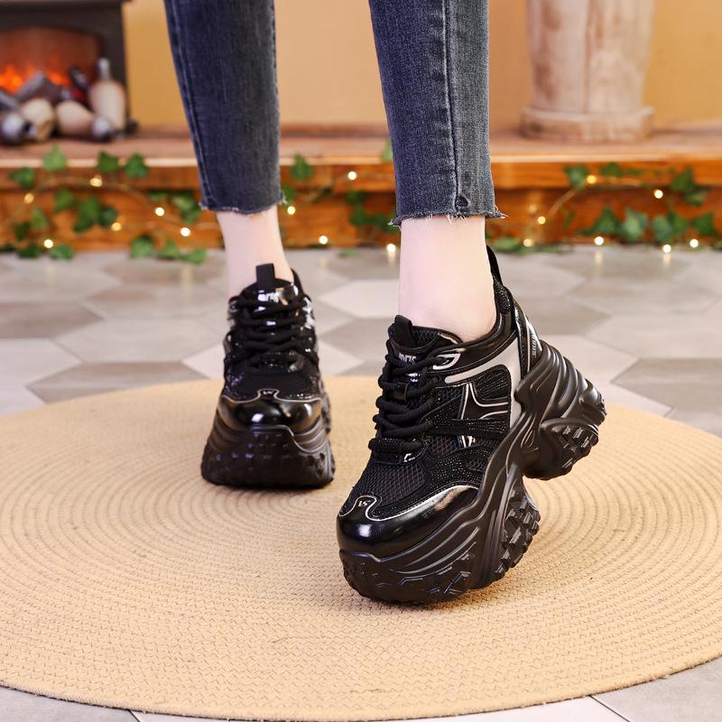 Dad Shoes Women's Summer and Autumn 2025 New Round Head Thick Sole Inner Height Increase Leather Women's Versatile Casual Sports Shoes