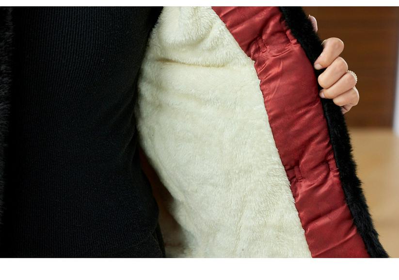 Fashionable Winter Short Cotton Jacket for Mothers 2025: Stylish Mid-Aged and Elderly Women's Plus Velvet Warm Clothing