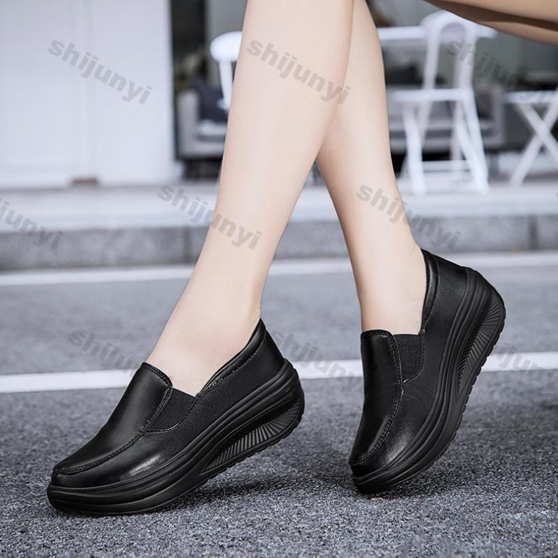 Women Fashion Platform Sneakers Women Autumn Slip On Retro Casual Flats Nurse Shoes Ladies Non Slip Thick Sole Walking Shoes 43