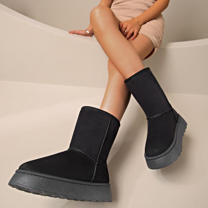 Moderiktiga vinterstövlar för kvinnor 2025 Nya tjocka skor Moderiktiga heta stövlar med ankelkorta stövlar Vattentäta halkfria enkla bomullsskor