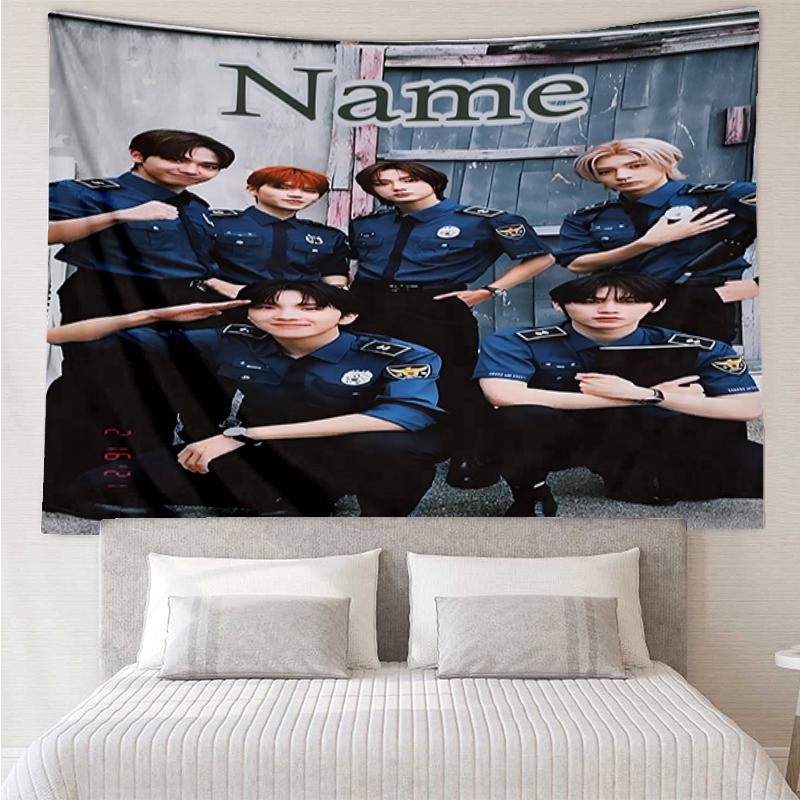 Benutzerdefinierter Name BOYNEXTDOOR Druck Wandteppich, Hintergrund, Einfache Montage, Ideal für Schlafzimmer, Büro & Wohnzimmer, mit Ästhetischer Wandbehang-Dekoration.