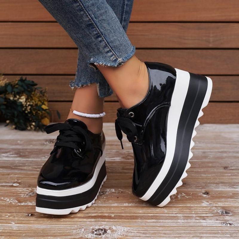 Large size thick-soled muffin shoes women's autumn and winter new lace-up square head patent leather thick-soled wedge heel heightening shoes