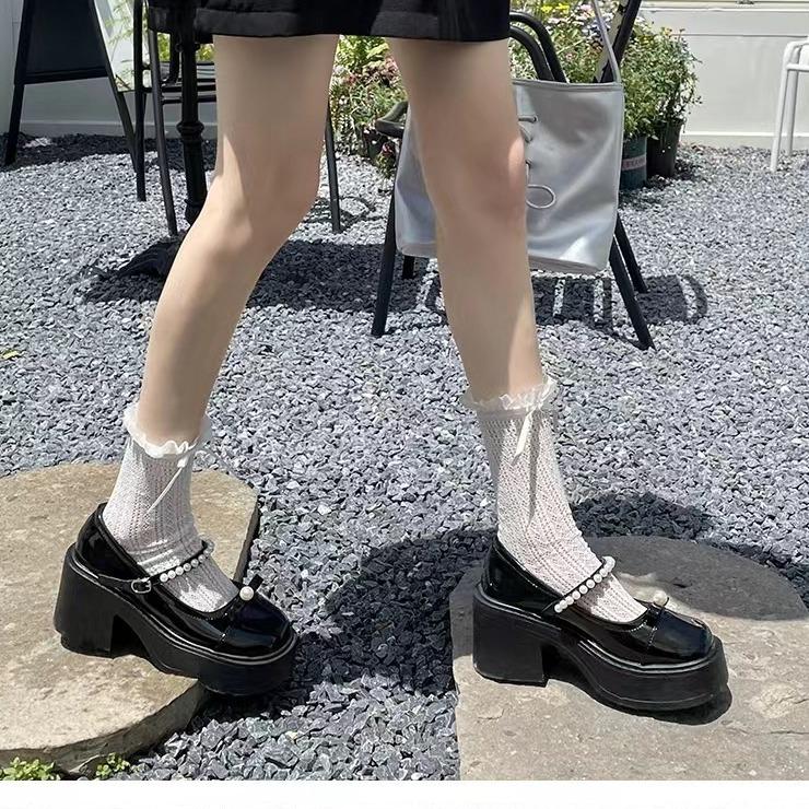 Scarpe Lolita con Fibbia a Forma di Cuore Dolce da Donna in Vernice con Suola Spessa Scarpe Mary Jane da Donna con Tacco Alto Decorato in Metallo