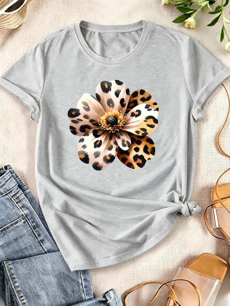 Watercolor Leopard Print Flower Women T-shirt Fashion Graphic Clothing Funny Harajuku T-shirt Female Clothes Tops
