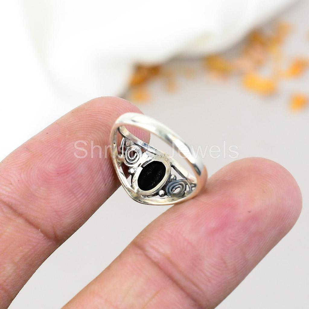925 Sterling Silver Black Onyx Gemstone Oval Shape Ring For Women