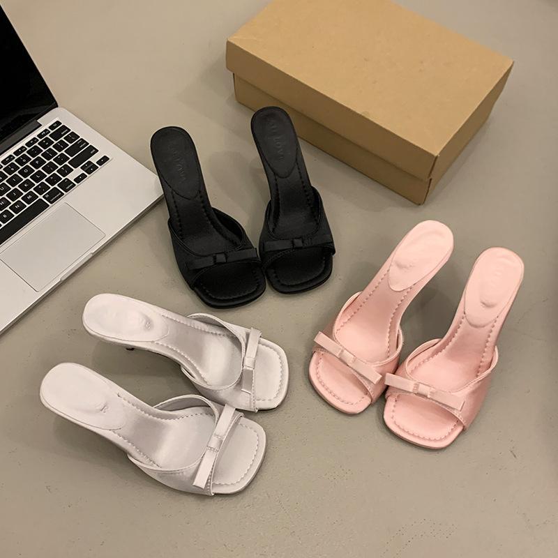 In the summer of 2025, the new square-headed fairy, bow, high-heeled slippers, thin heels, and sandals femininity.