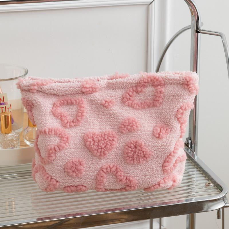 Plush Storage Bag Large Capacity Travel Portable Makeup Bag Heart Pattern Hand Carry Pouch Cosmetiquera Para Maquillaje Lovely
