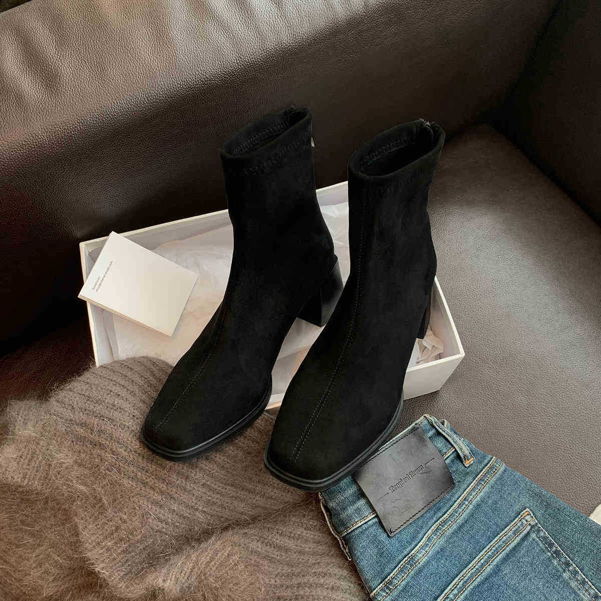 

Grape mother studiolee Korean classic temperament square head rear zipper ankle boots thick heel thin short boots women s autumn and winter 35