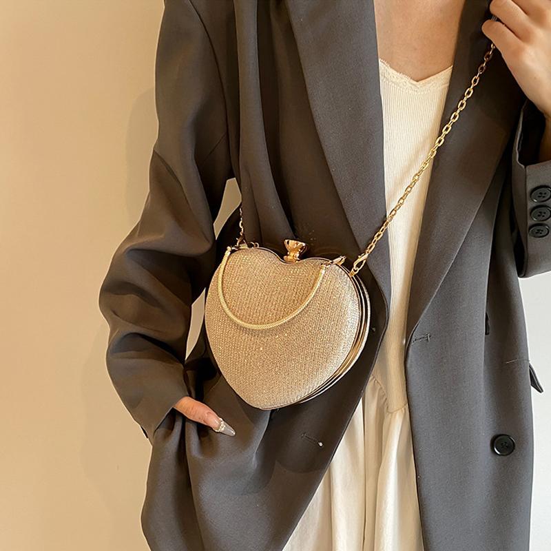 Guldglänsande sidenhjärta aftonväska damer bankettclutch strassdekor kedja axelväskor lyxiga kvinnliga fest handväskor