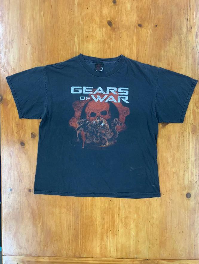 Gears of War Glowing Yellow Logo, Vintage Gears of War Tee, Ad Campaign tee y2k