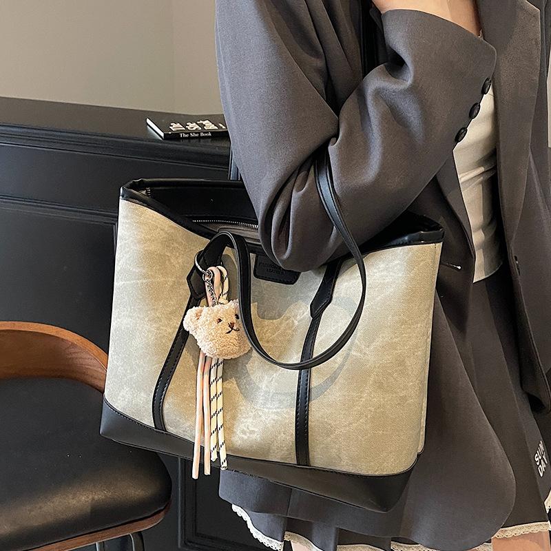 Casual commuting women's large-capacity bag 2025 autumn new fashionable simple foreign style hand-to-shoulder tote bag