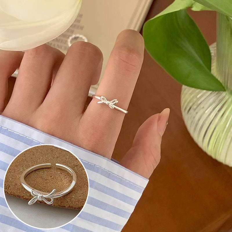 Korean S925 Silver Cross Military Flower Ring: Retro, Adjustable, Fashionable Hip-Hop Index Finger Design for Women.