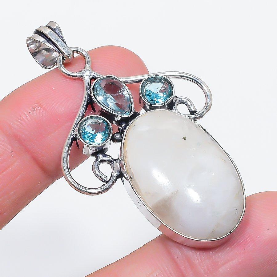

Natural Moonstone, Topaz Gemstone 925 Sterling Silver Jewelry Pendant 2.21 V7A38