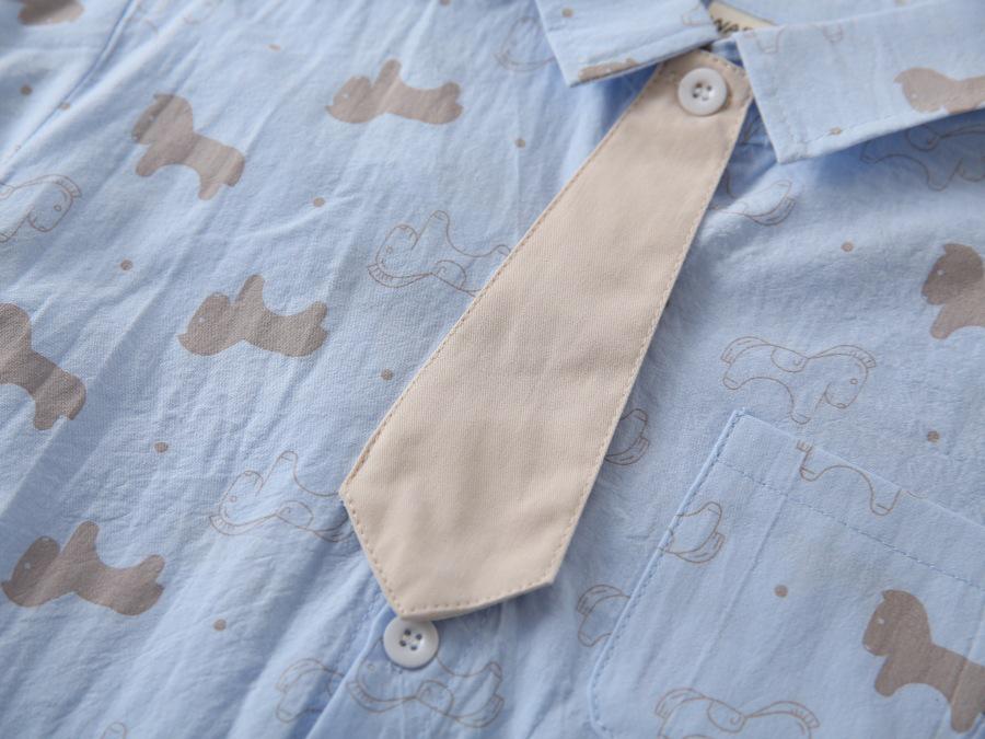Stilvolles Jungen-Sommer-Kurzarmhemd mit Allover-Print 2026