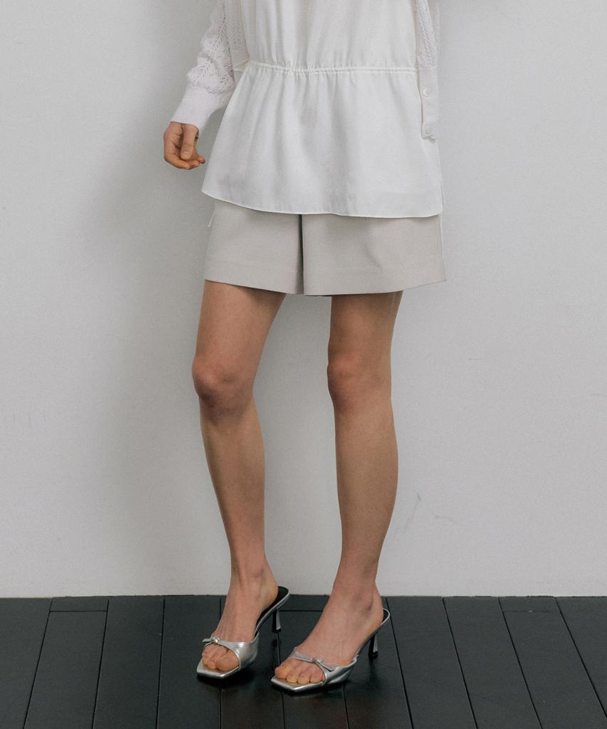 OCTETTE Lua One Tuck Shorts_2Color