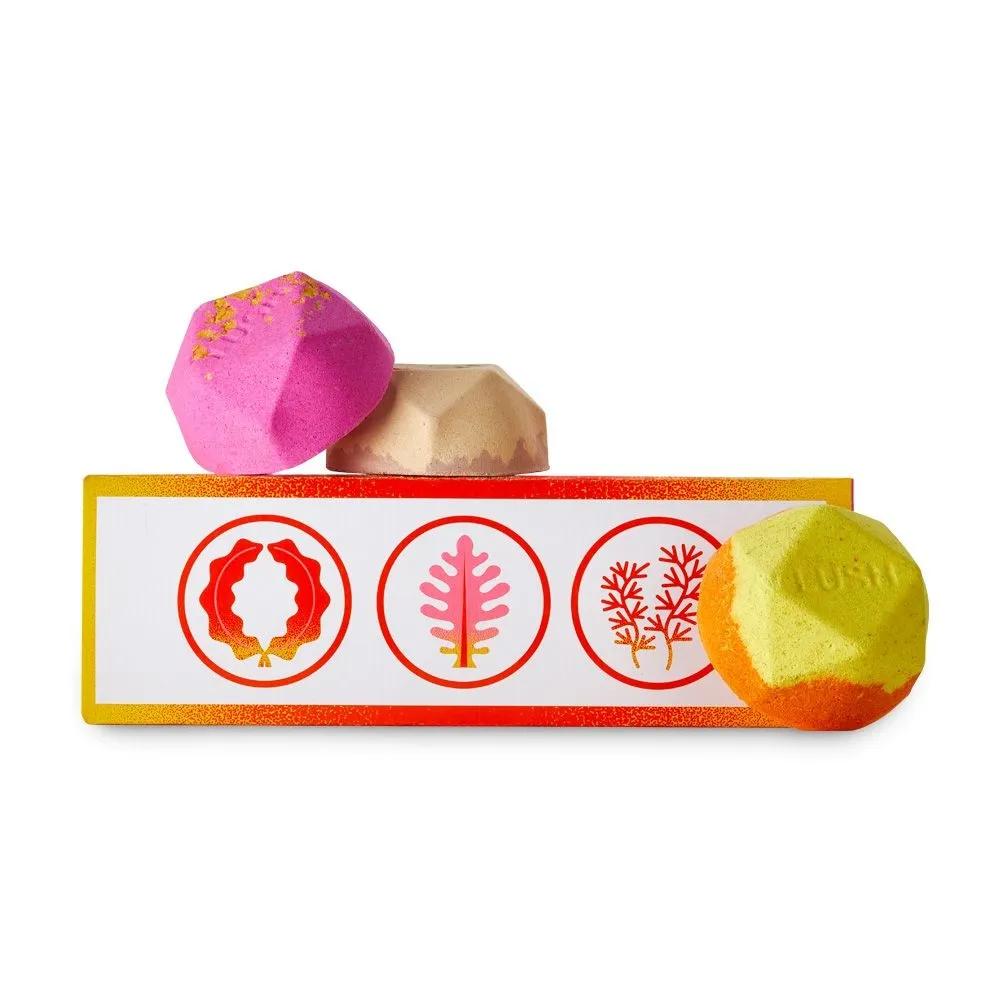 A relaxing break with a warm cup of tea - Sunshine Seat Bath Bomb 40g, Flame Bath Bomb 40g, Sunshine of My Heart Bath Bomb 40g