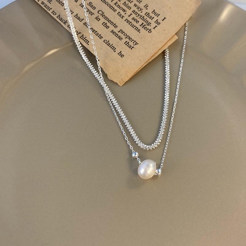 Double-layer stacked pearl necklace women's temperament high-end design sense niche neck chain collarbone chain 2025 new explosion